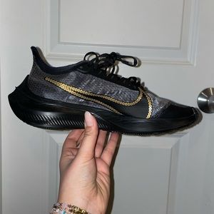 Nike Zoom Gravity Black and Gold Running Shoes